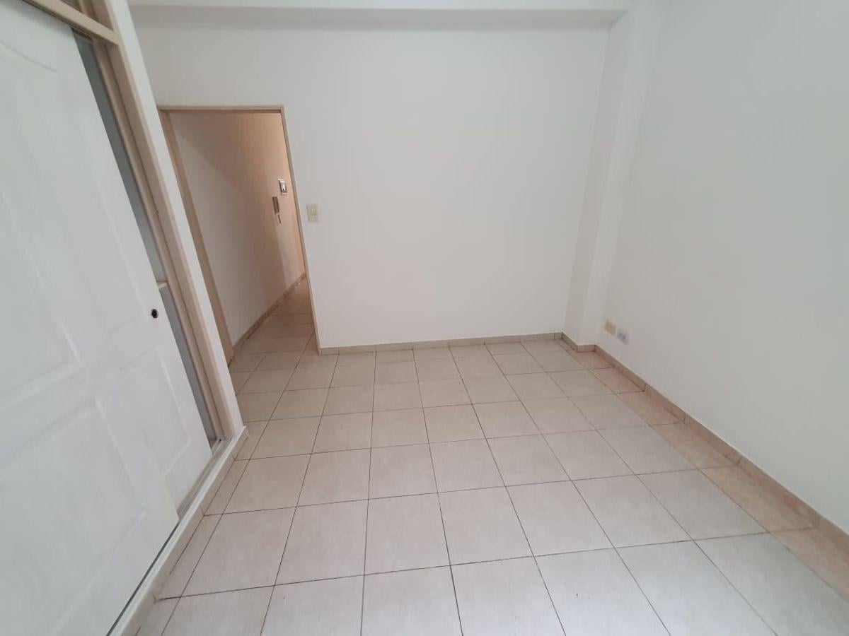 Foto de Hermoso Departamento Tipo Casa de 2 Ambientes Al Contrafrente, con, imagen 4