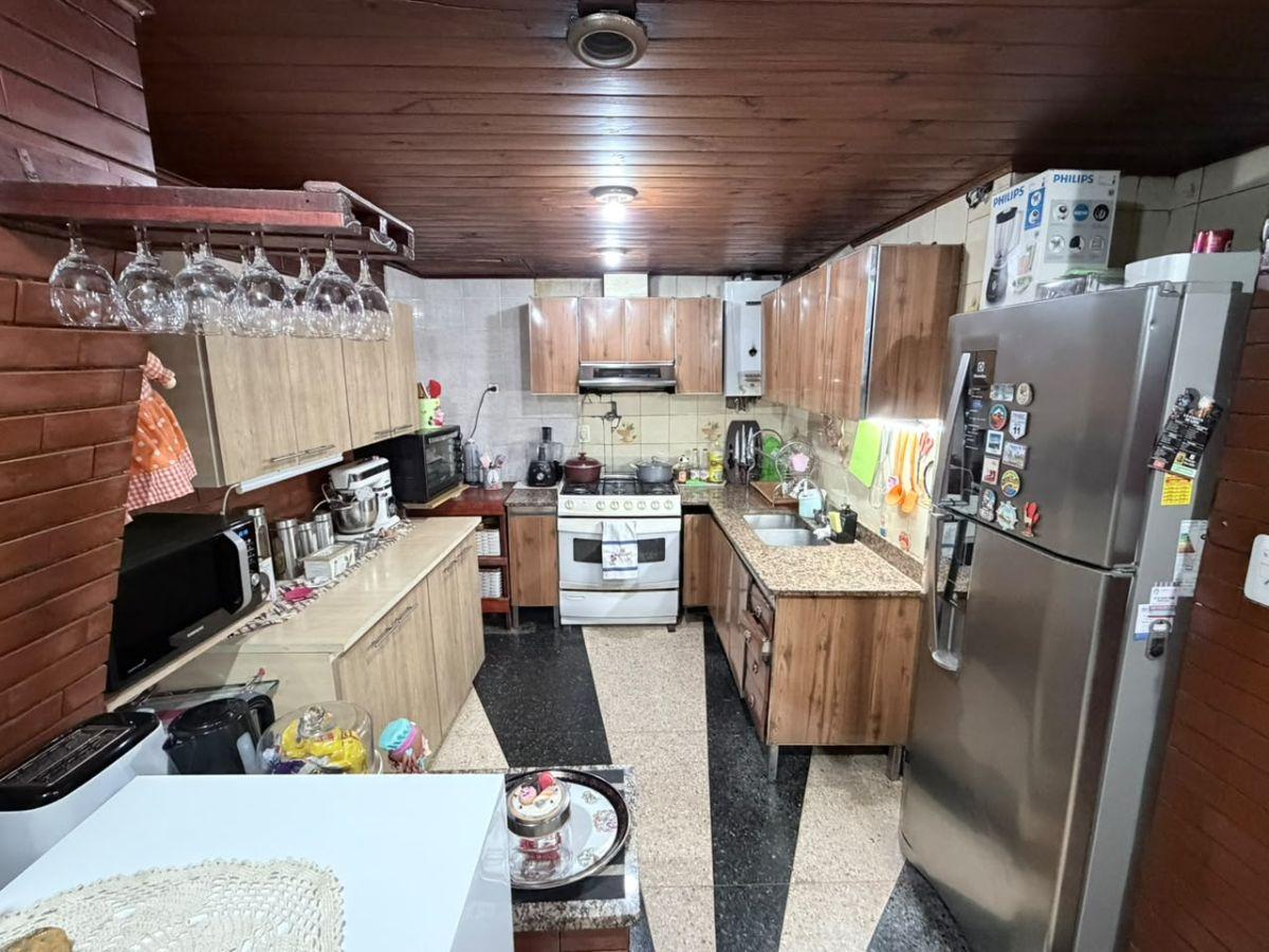 Foto de Tipo casa 5 ambientes, ideal para 2 familia! "Apto crédito", imagen 2