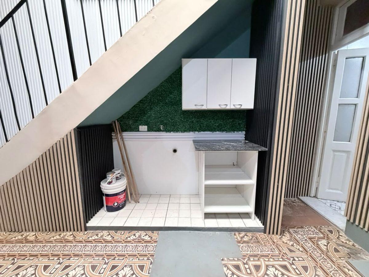 Foto de Tipo casa 5 amb. Sin expensas! Gran terraza. Patio cubierto. 2 Baños. A, imagen 2