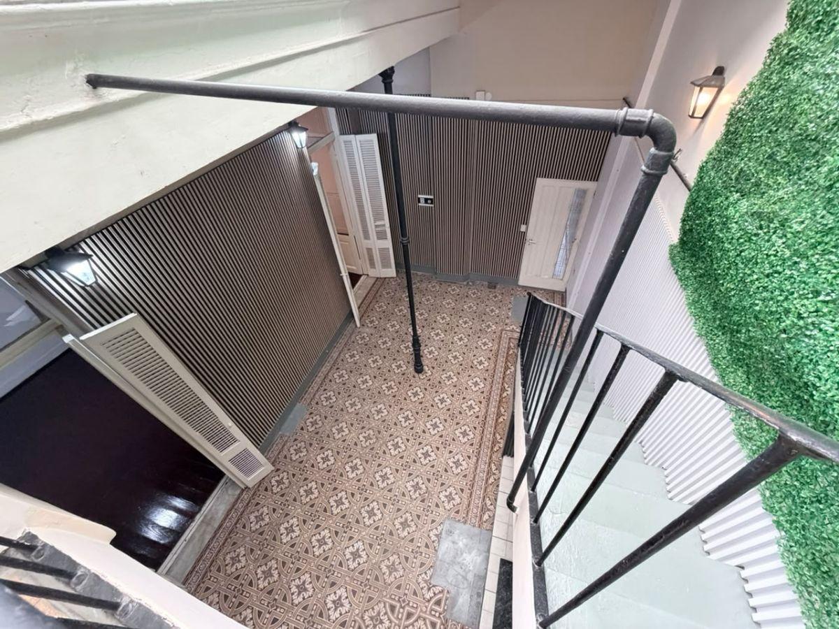 Foto de Tipo casa 5 amb. Sin expensas! Gran terraza. Patio cubierto. 2 Baños. A, imagen 5