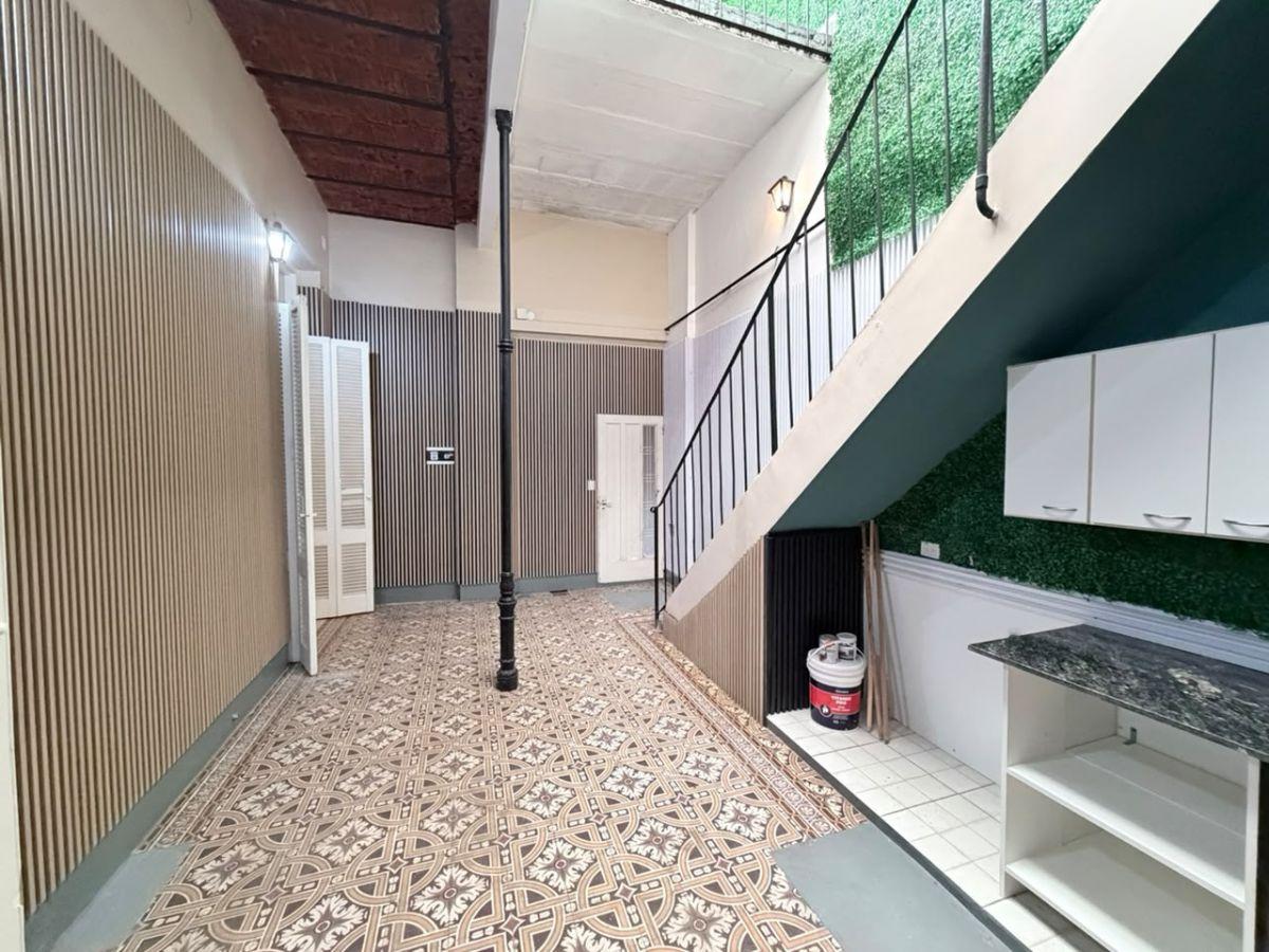 Foto de Tipo casa 5 amb. Sin expensas! Gran terraza. Patio cubierto. 2 Baños. A, imagen 1