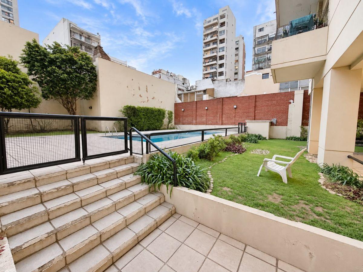 Foto de Excelente 2 amb super luminoso! Edificio con espacio libre y piscina, imagen 1