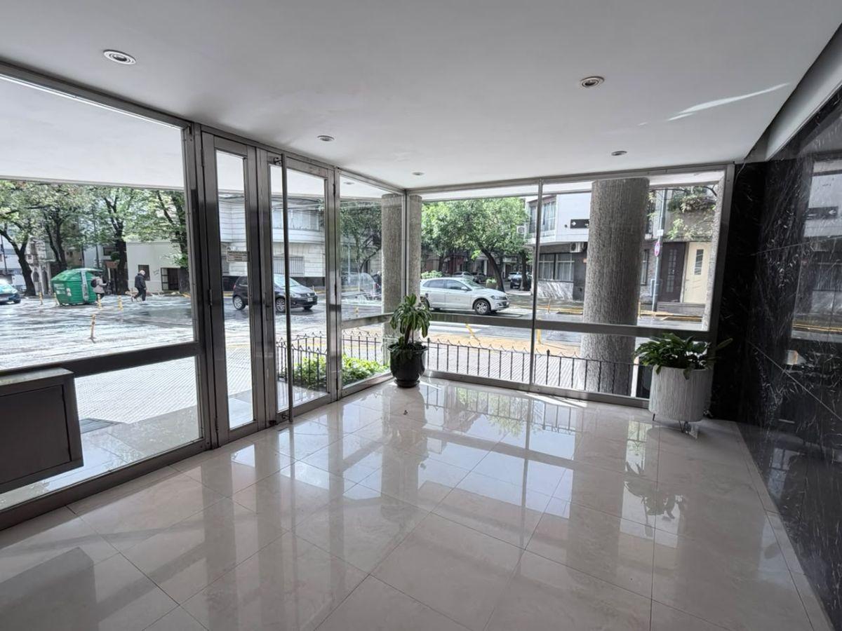 Foto de Excelente 2 ambientes en caballito! Patio. Lavadero. Remodelado, imagen 2