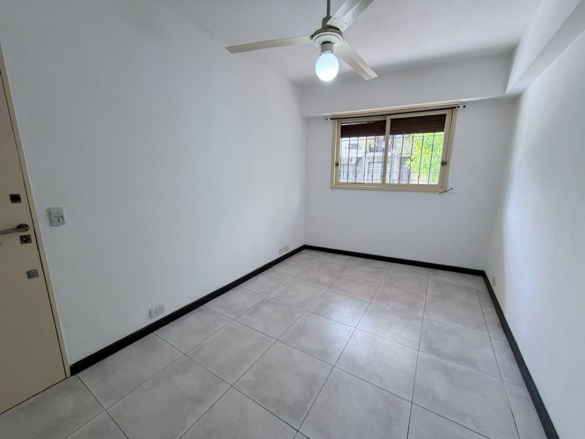Foto de Excelente 2 ambientes en caballito! Patio. Lavadero. Remodelado, imagen 3