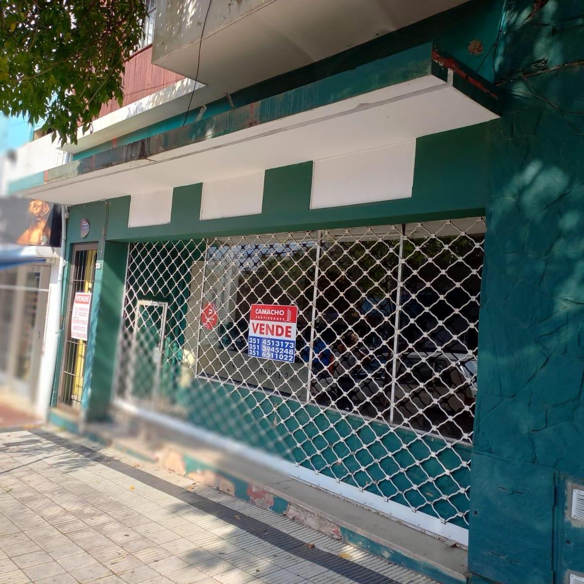 Casa con Local 1