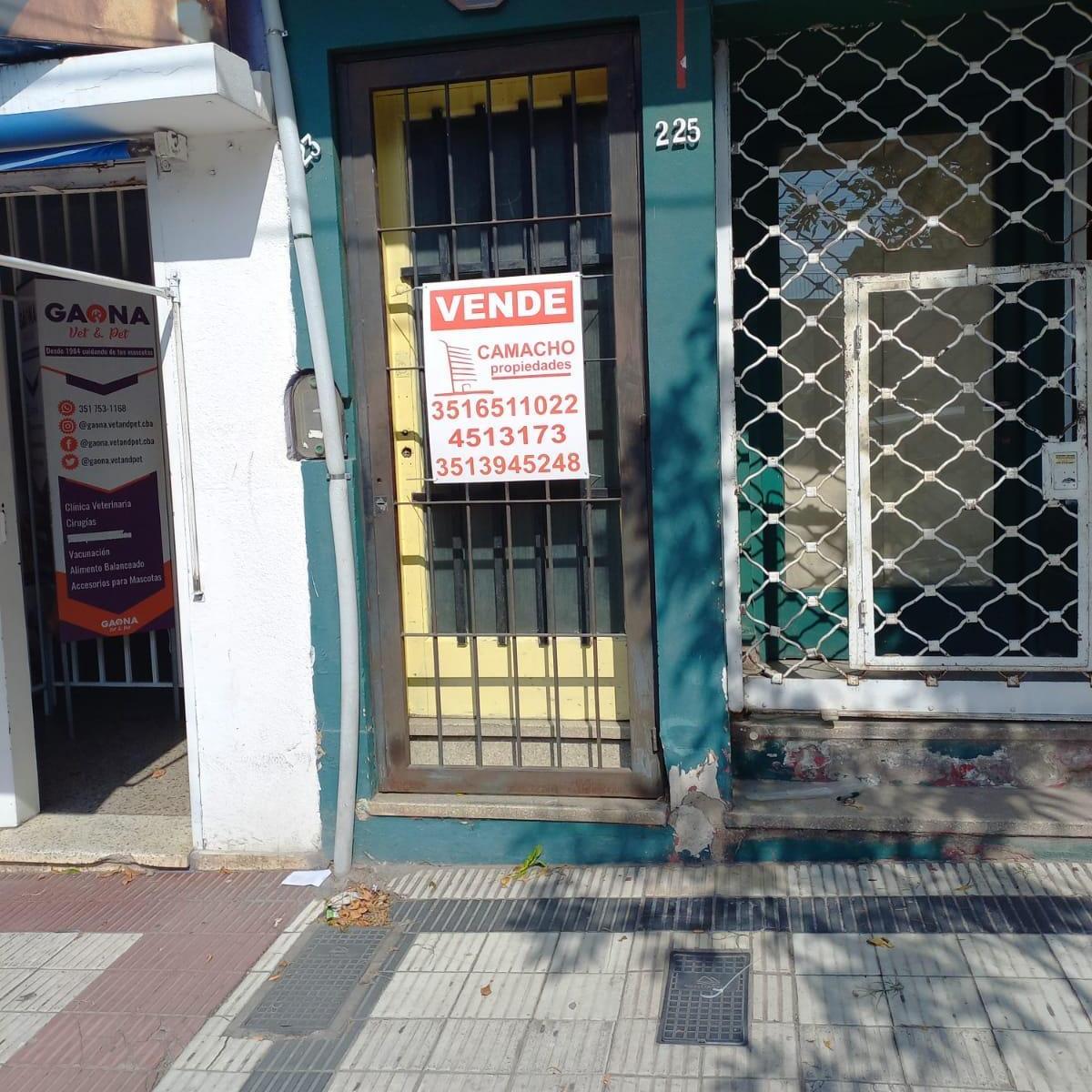 Casa con Local 4