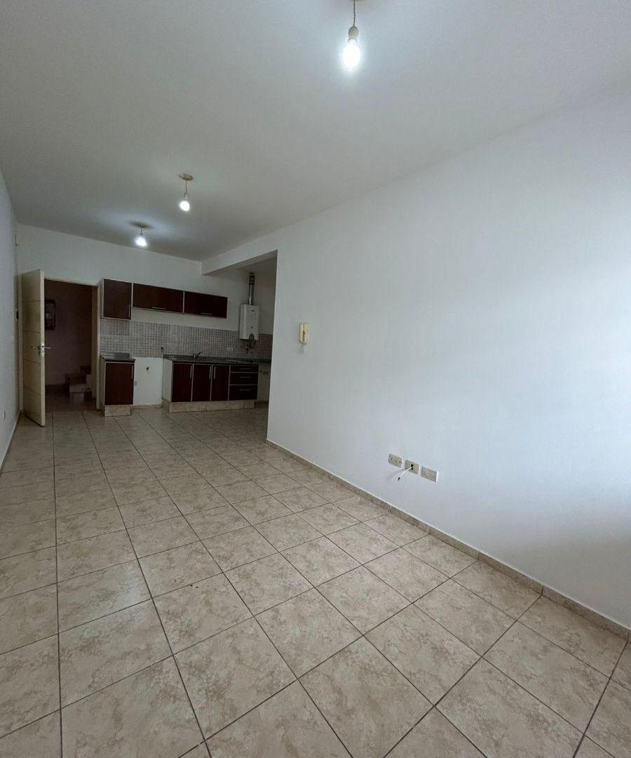 Foto de Dpto de un dormitorio con cochera, imagen 1