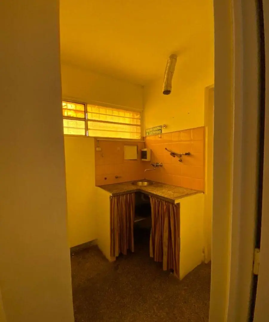 Galpón en venta con oficinas y múltiples divisiones - ideal logística o depósito 4
