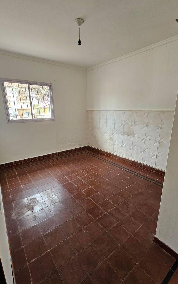Foto de Casa en alquiler, 4 dormitorios, patio y lavadero - Libertad 1843, imagen 2