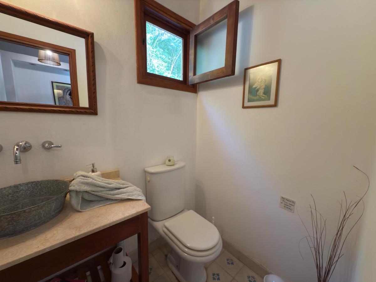 Foto de VENDO IMPORTANTE CASA LA AGUADA 3 DORMITORIOS Y DEPTO. INDEPENDIENTE, imagen 2