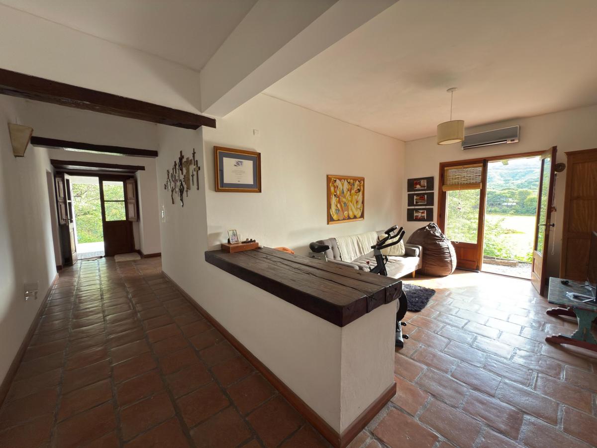 Foto de VENDO IMPORTANTE CASA LA AGUADA 3 DORMITORIOS Y DEPTO. INDEPENDIENTE, imagen 5