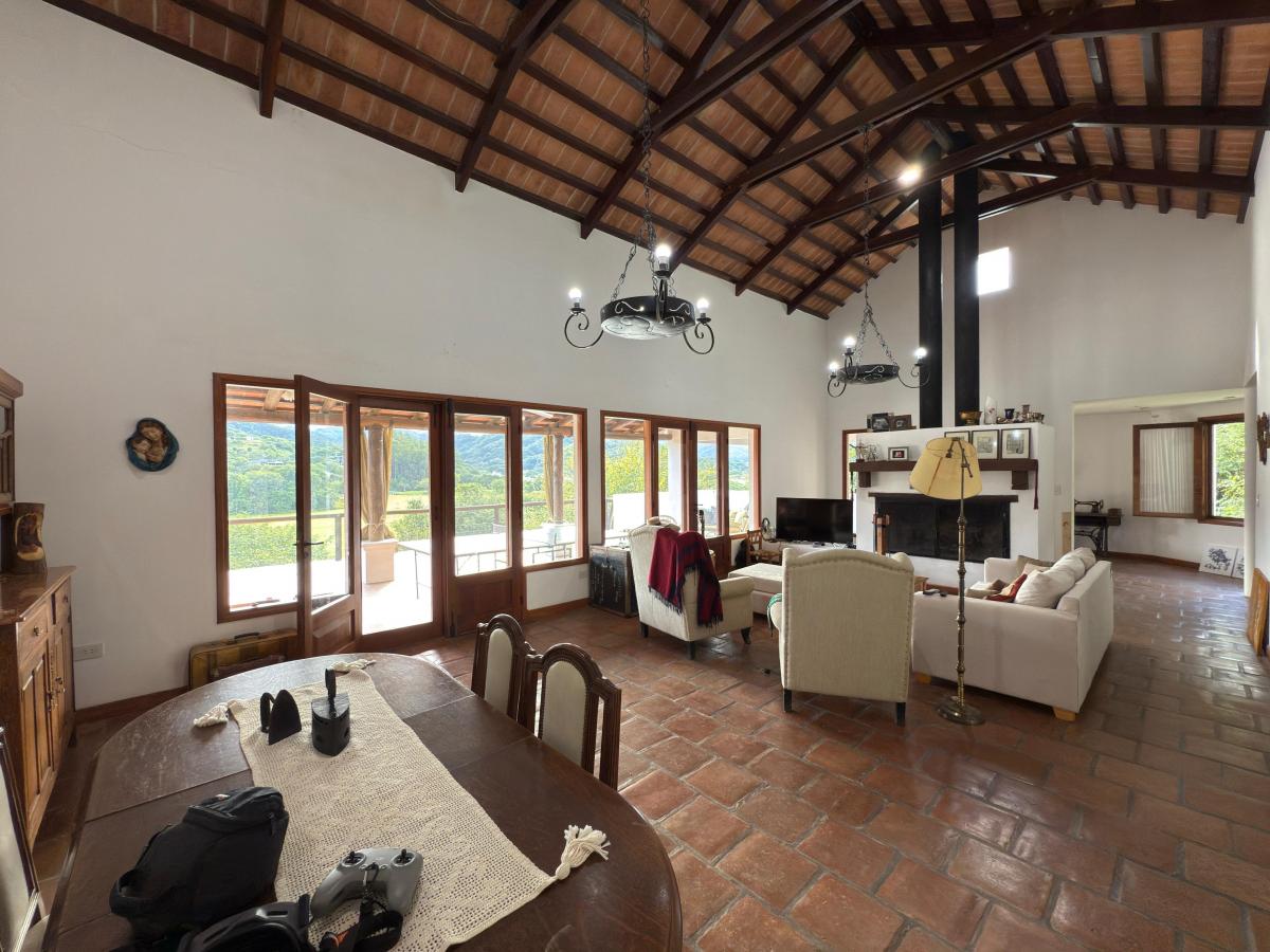 Foto de VENDO IMPORTANTE CASA LA AGUADA 3 DORMITORIOS Y DEPTO. INDEPENDIENTE, imagen 3