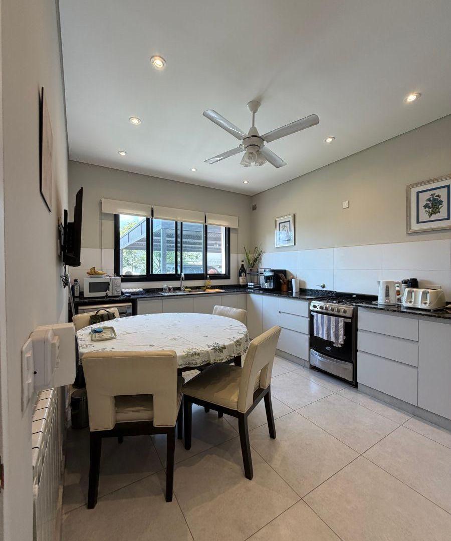 Foto de Casa de 200 m² con 3 dormitorios en venta en La Trinidad, imagen 4