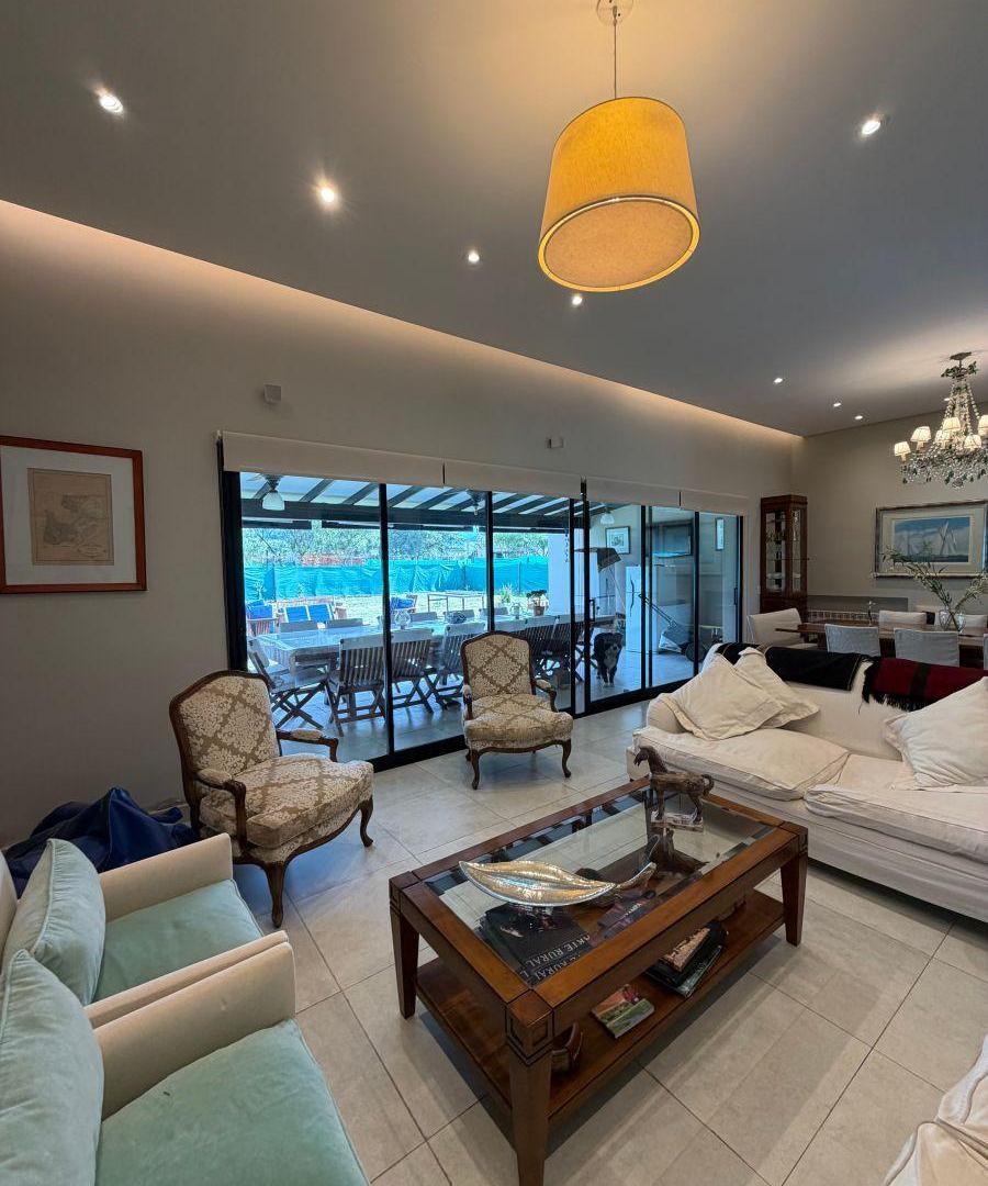 Foto de Casa de 200 m² con 3 dormitorios en venta en La Trinidad, imagen 3