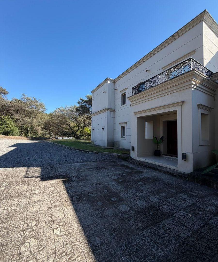 Venta importante casa Barrio Santa María de La Aguada, San Lorenzo chico