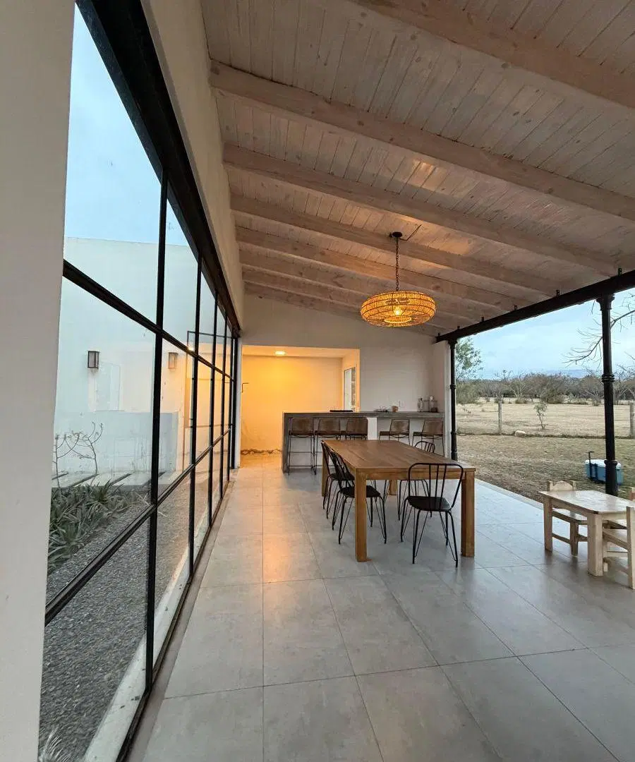 Casa en Alquiler Chacras de Santa María, San lorenzo chico, 3 dormitorios y dependencia. 1