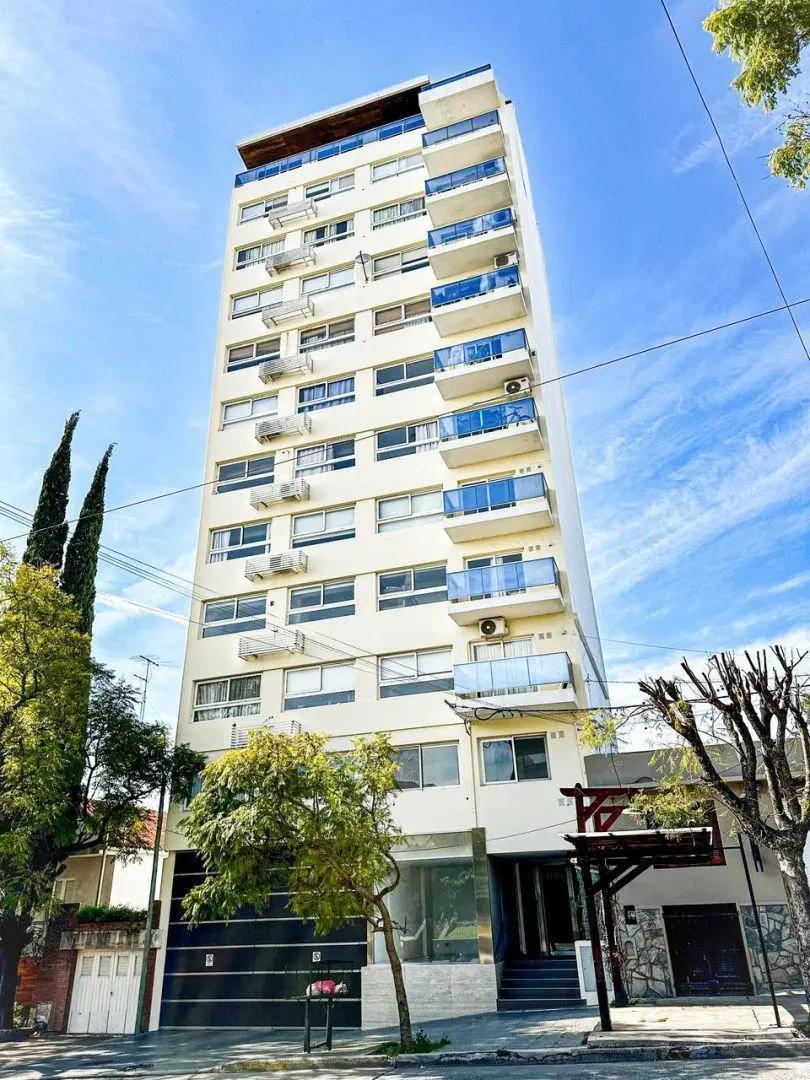 Hermoso Dto de 1 Dormitorio y Medio con Balcon al Frente 2