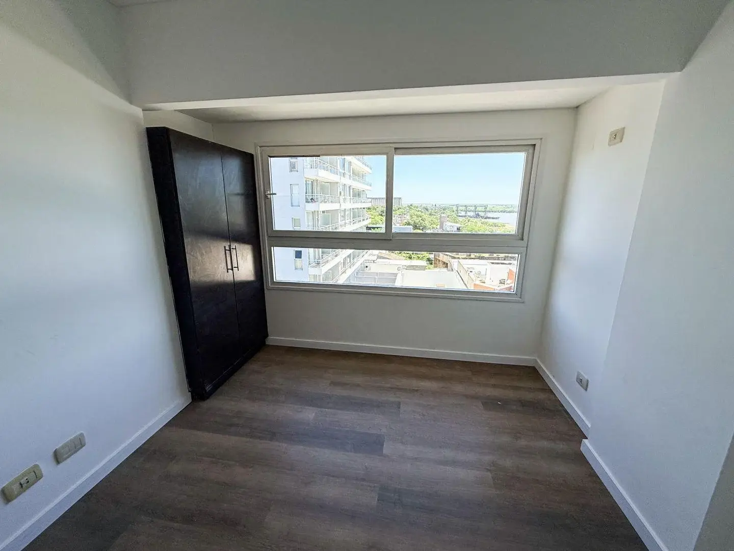 Hermoso Dto de 1 Dormitorio y Medio con Balcon al Frente 3