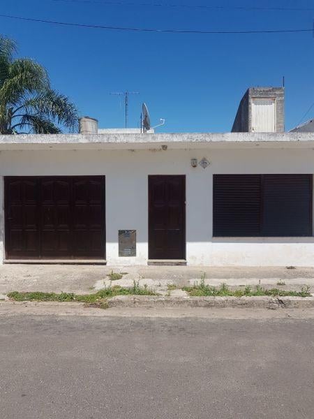 Alquiler casa monoambiente con cochera