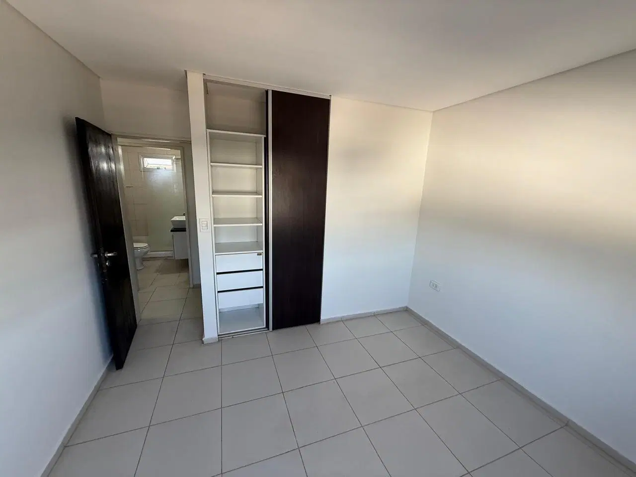 Departamento 2 dormitorios. | Pasteur 2064 4