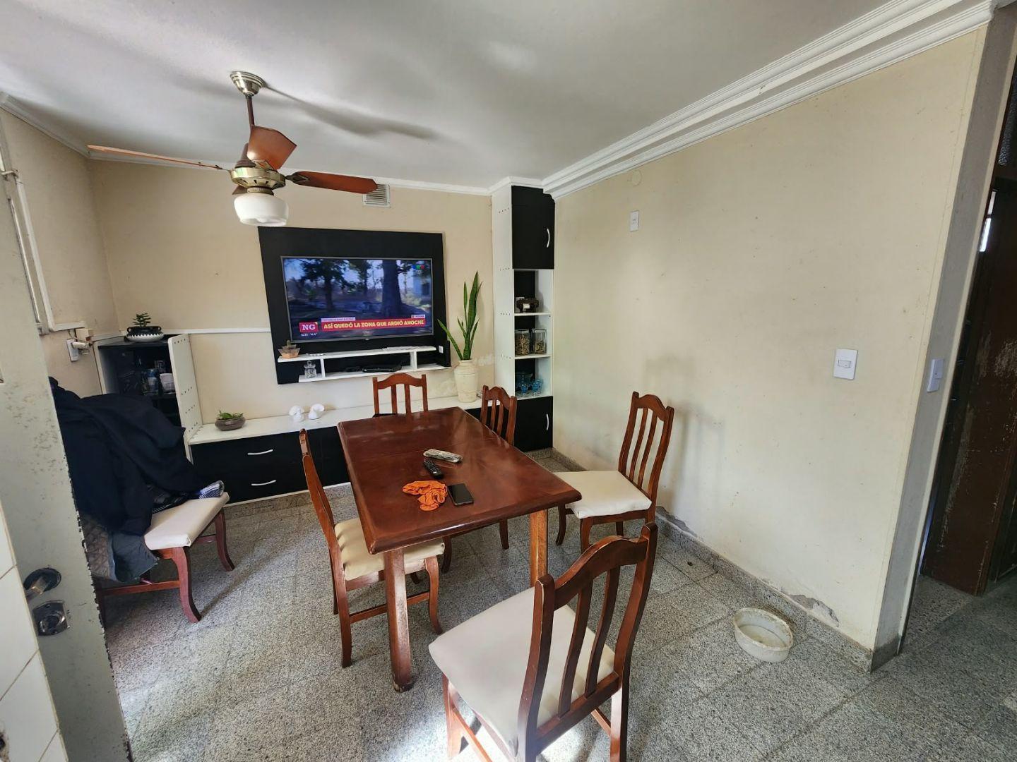Foto de vendo casa centrica 3 dormitorios patio garage quincho villa, imagen 1