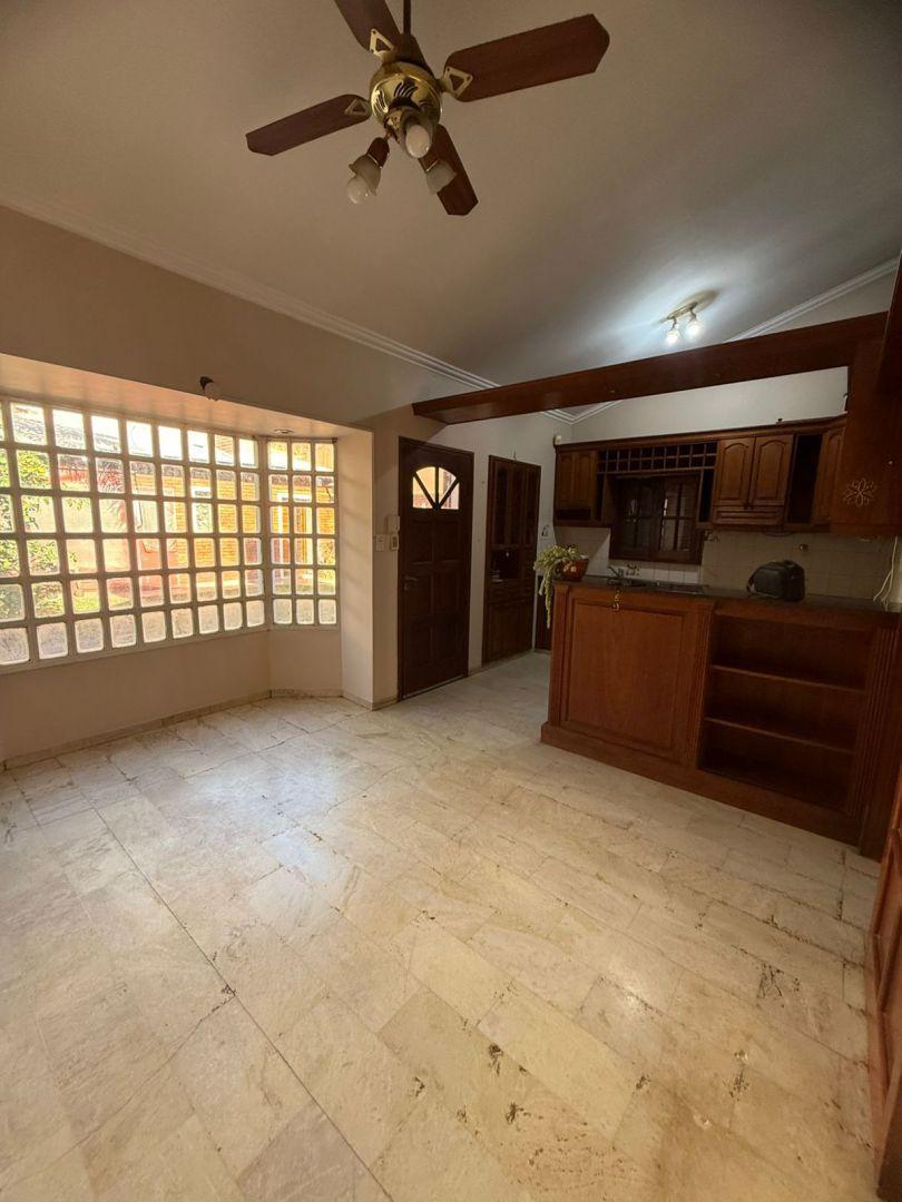 Foto de Alquiler Amplia Casa, imagen 4