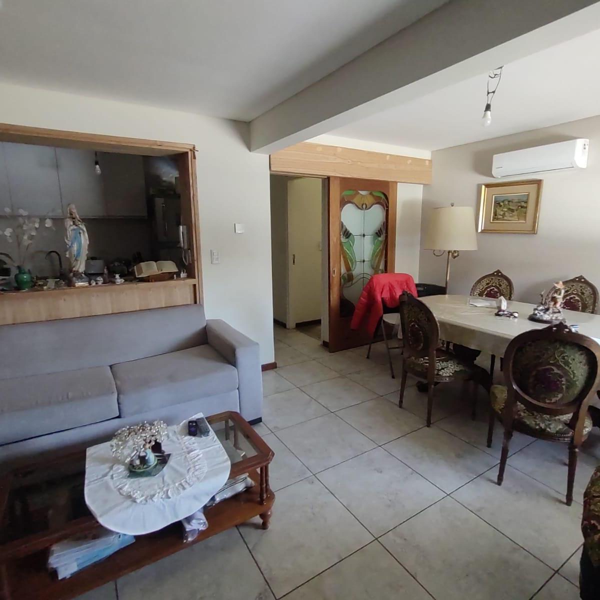 Hauser Vende Excelente Propiedad 3