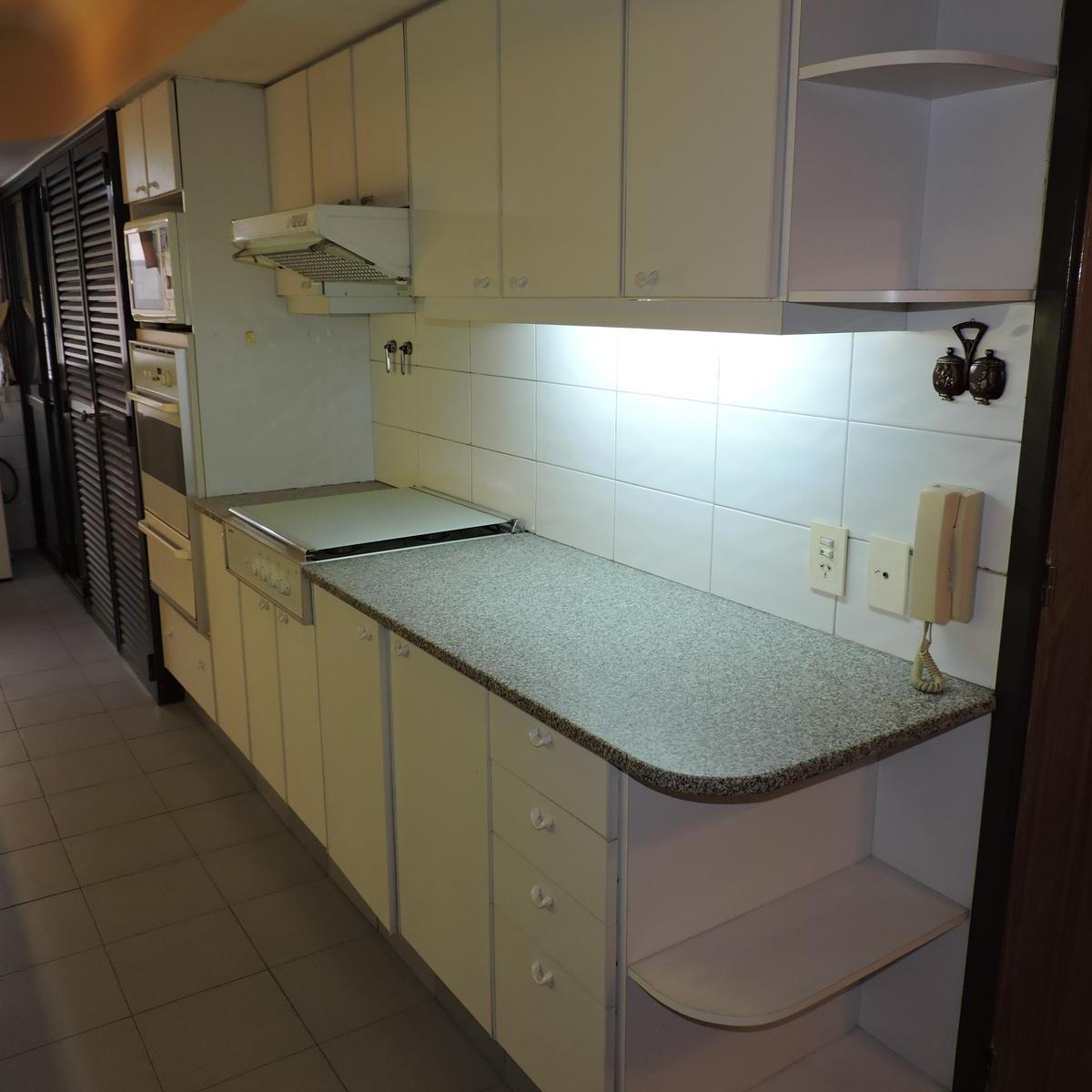 ¡Se Vende Exclusivo Semipiso Frontal en Edificio Libertadores! 4
