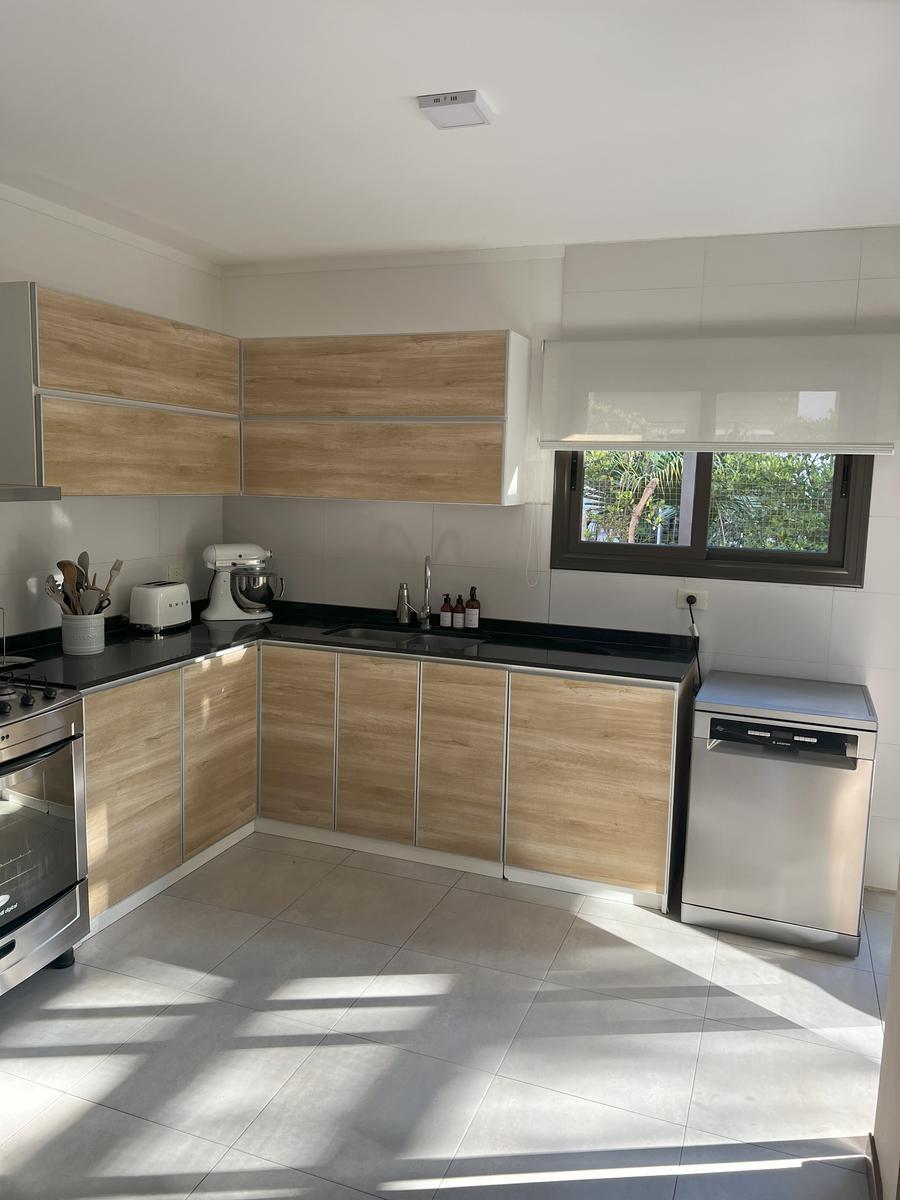 Se Vende Casa en Barrio Dalvian 5