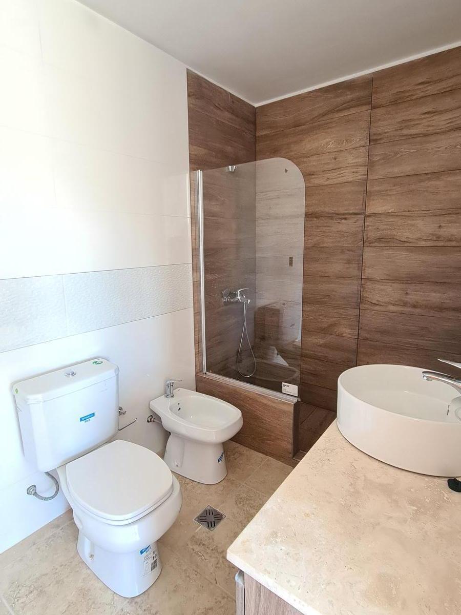 Hauser Vende Muy Linda Casa a Estrenar en Barrio La Bastilla! 5