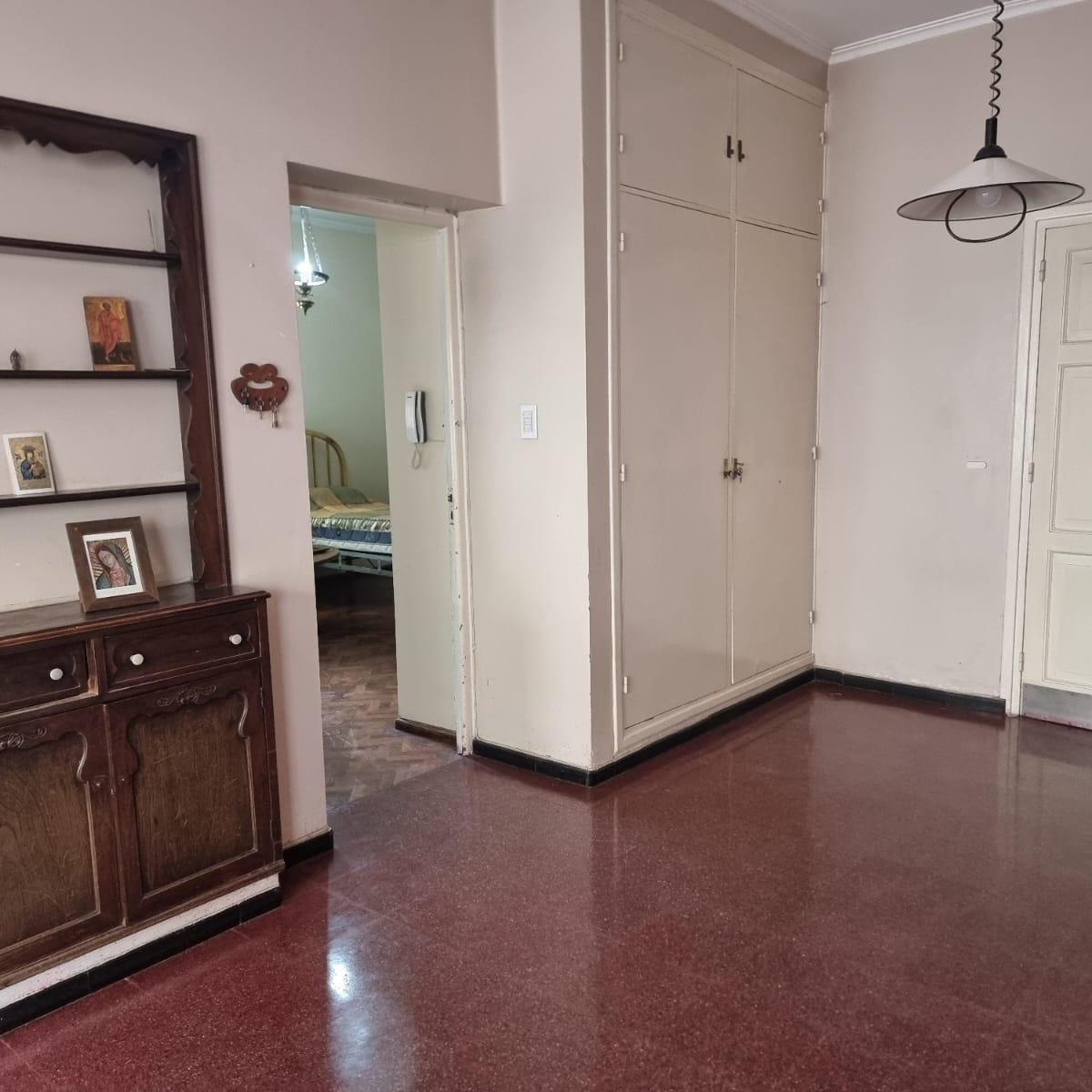 Hauser Vende Casa en Acc. Este y Estrada 4