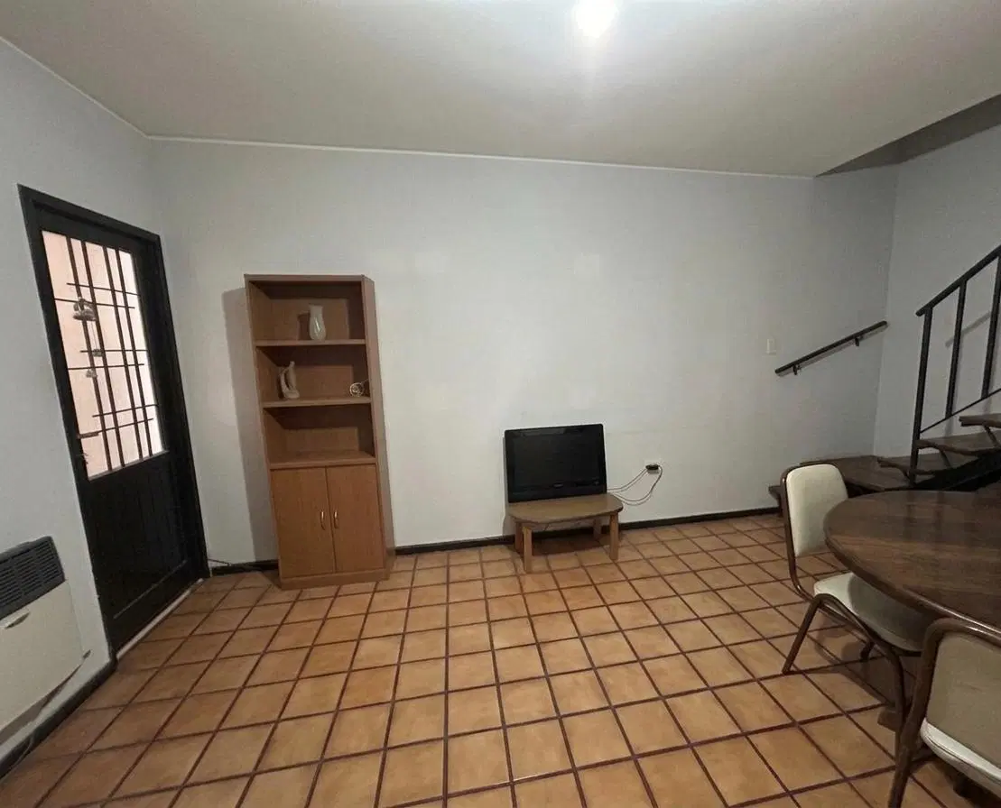 Hauser vende dúplex de 1 habitación – Sin expensas – Calle Formosa de Ciudad. 1
