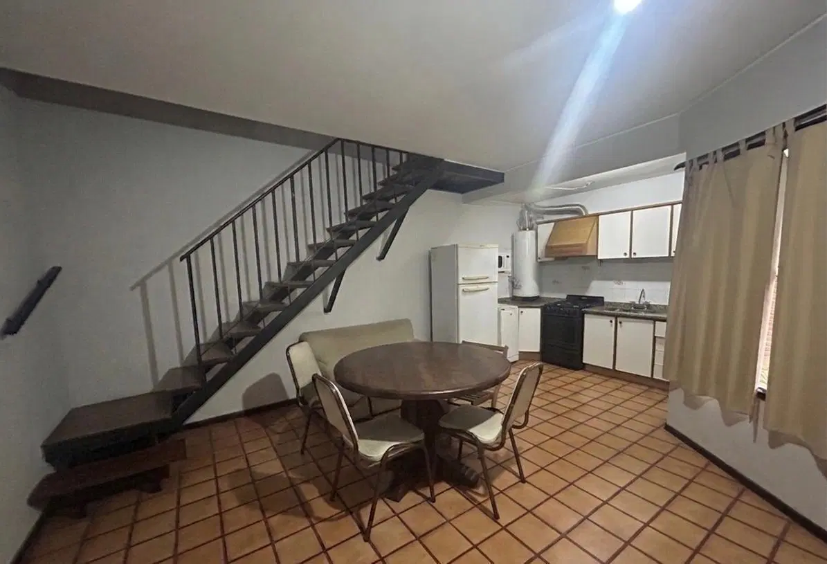Hauser vende dúplex de 1 habitación – Sin expensas – Calle Formosa de Ciudad. 3