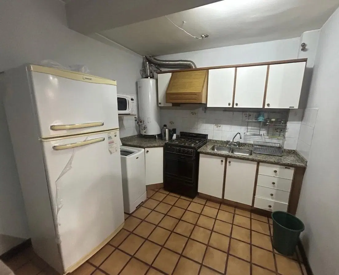 Hauser vende dúplex de 1 habitación – Sin expensas – Calle Formosa de Ciudad. 2