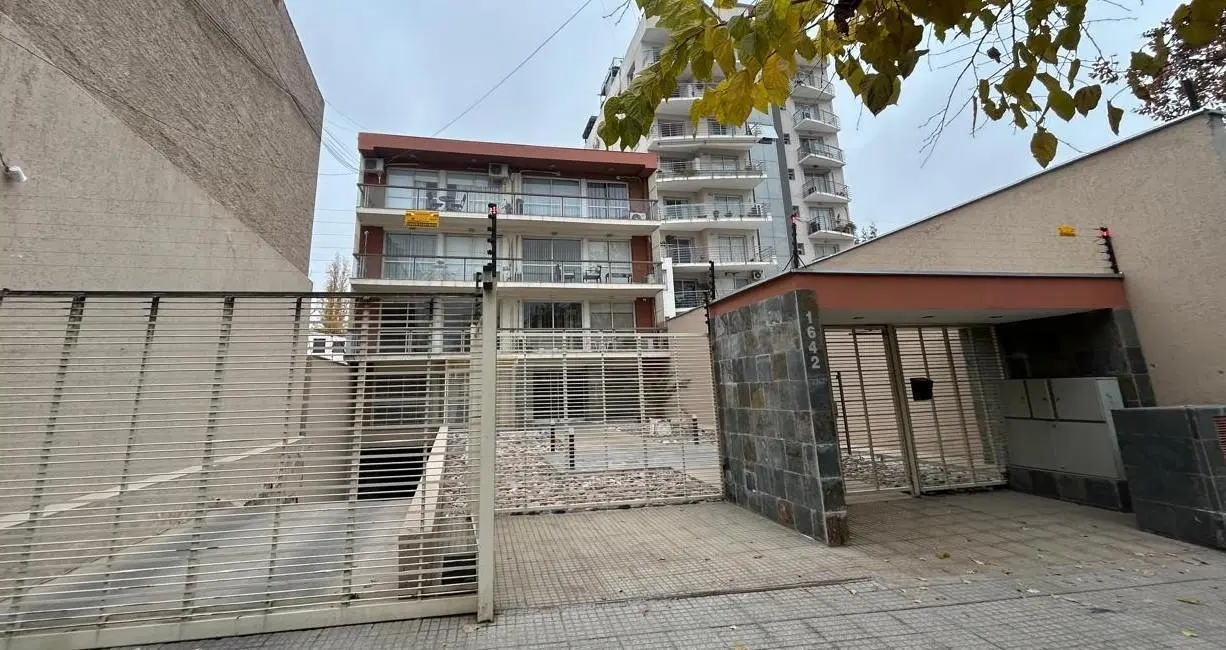 Hauser vende departamento de 2 habitaciones en calle Coronel Beltrán de Godoy Cruz. 2