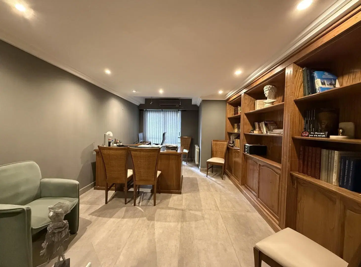 HAUSER vende amplia oficina totalmente renovada en calle Pedro Molina! 2