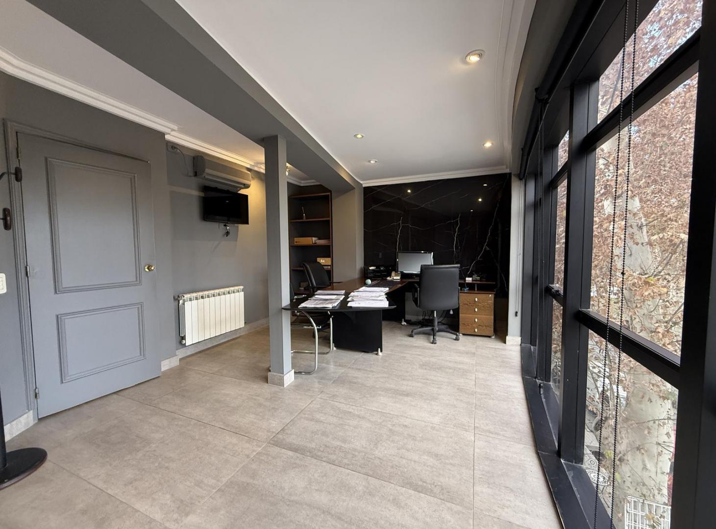 Foto de HAUSER vende amplia oficina totalmente renovada en calle Pedro Molina!, imagen 5