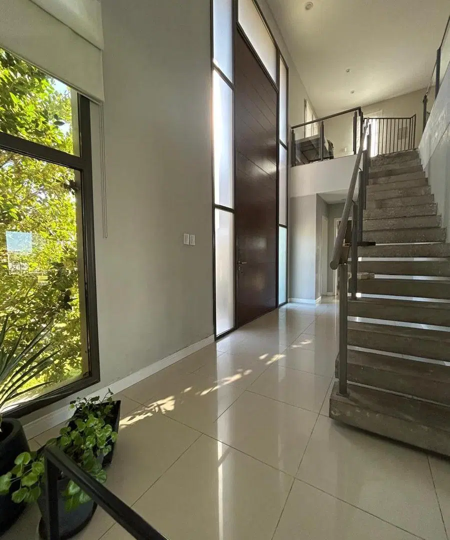 Espectacular casa en venta - Barrio Pórtico del Sol II (El Challao) 8