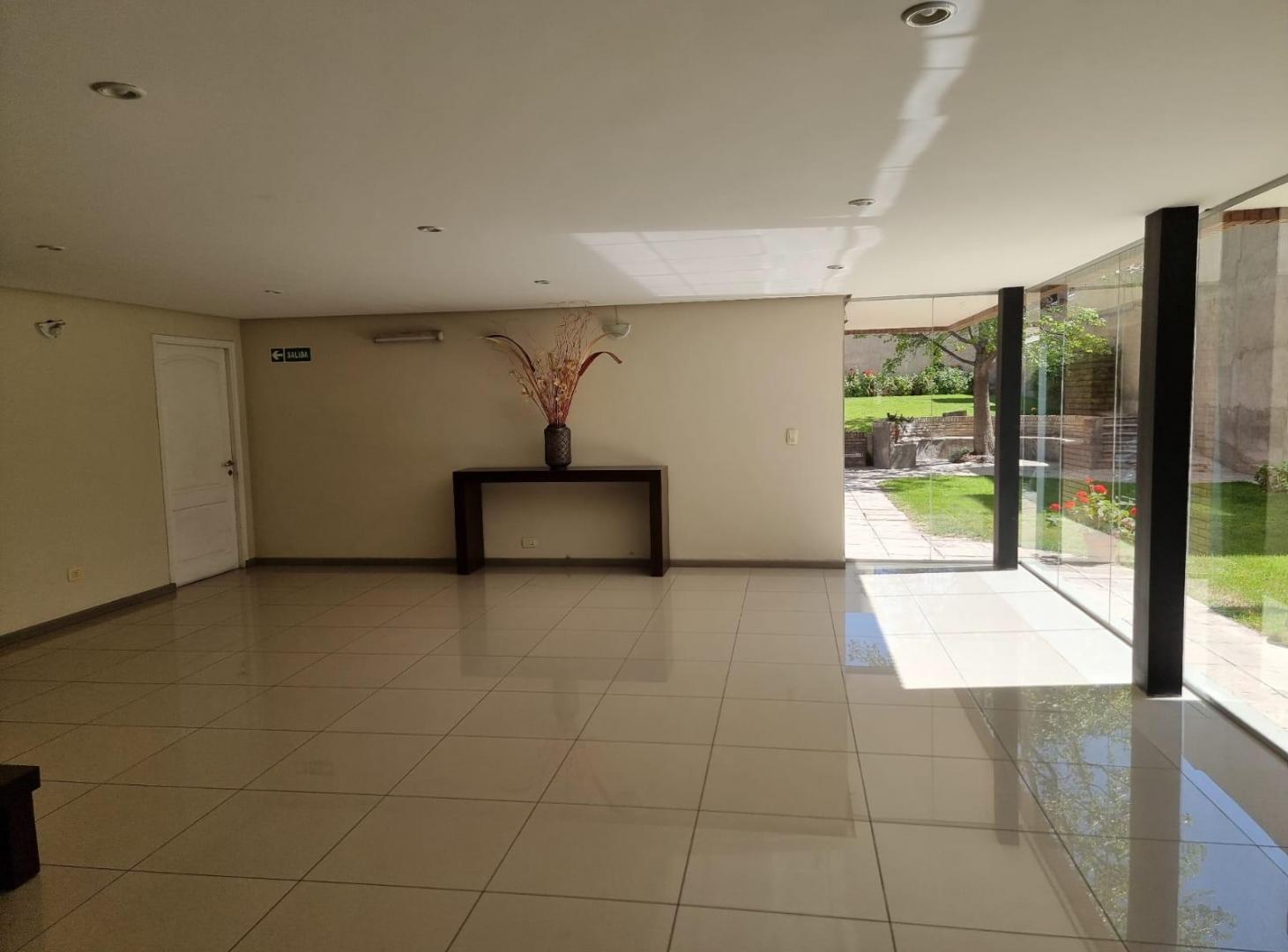 Foto de Hermoso Departamento en Alquiler, imagen 2