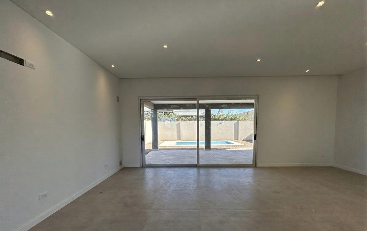 Foto de ALQUILER | ESPECTACULAR CASA A ESTRENAR EN BARRIO PRIVADO LAR DE BOEDO, imagen 2