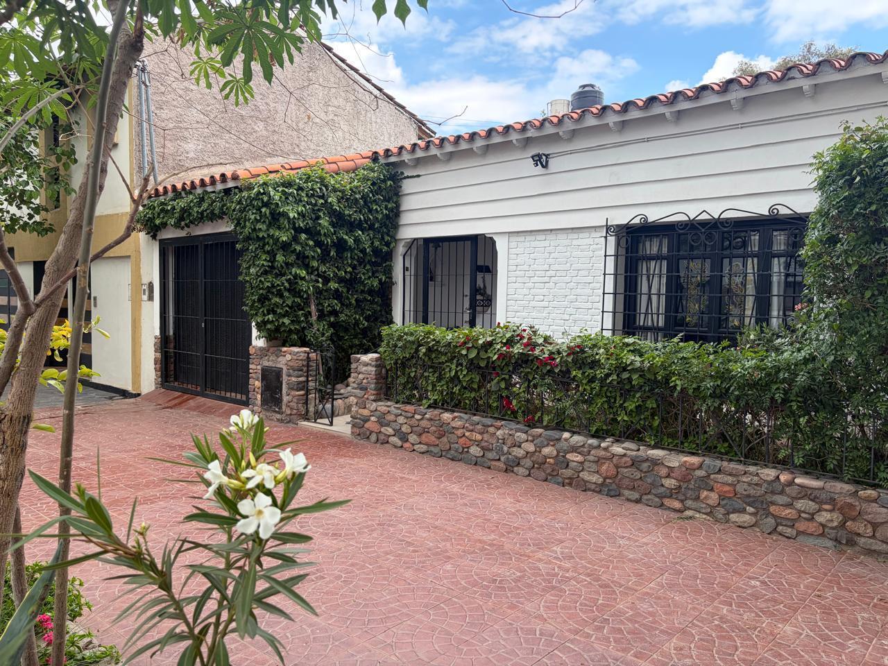 Foto de Venta de Casa en Dorrego excelente Ubicación!, imagen 2