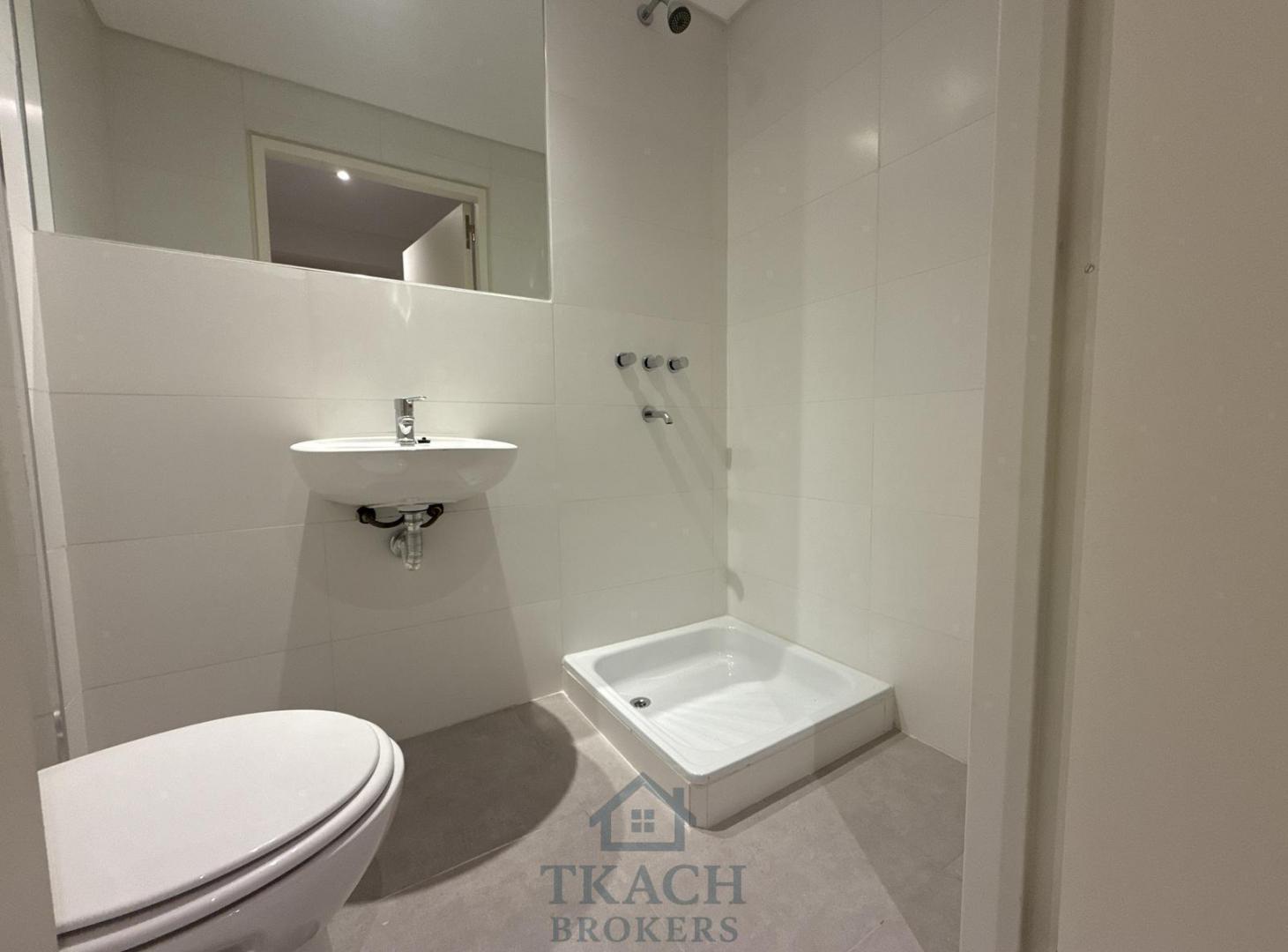 Foto de A estrenar: Hermoso departamento de 4 ambientes c/dep. y cochera, imagen 1