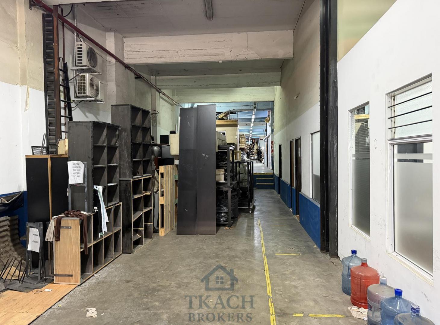 Foto de Depósito Venta 2600 m², imagen 2