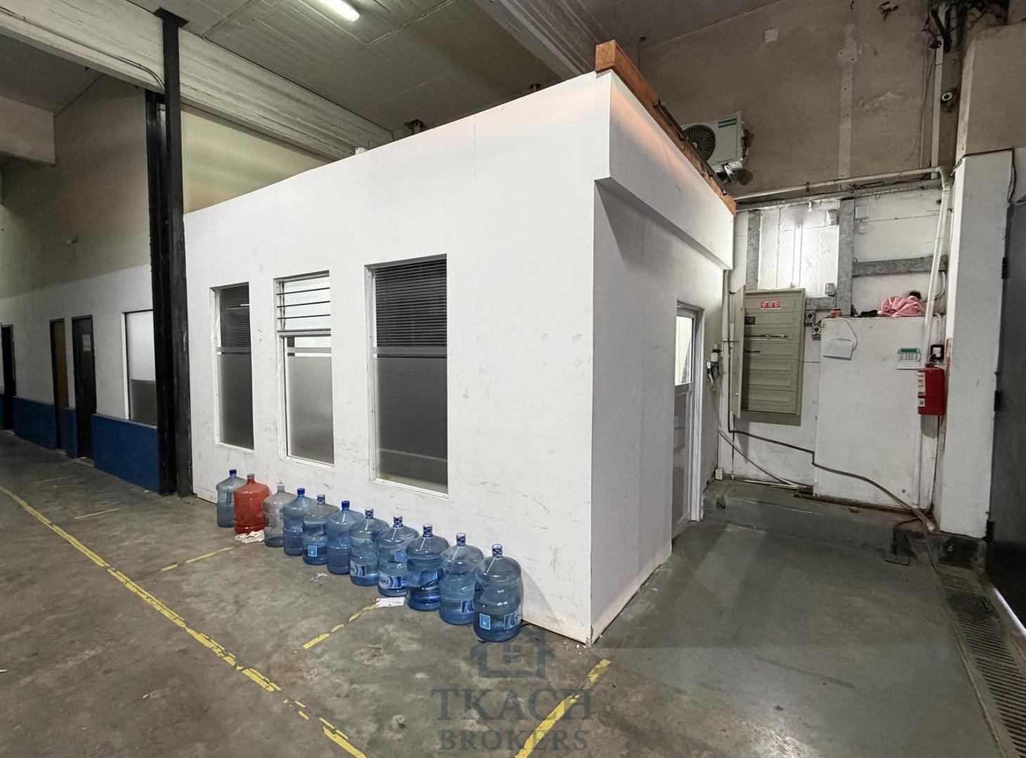 Foto de Depósito Venta 2600 m², imagen 4