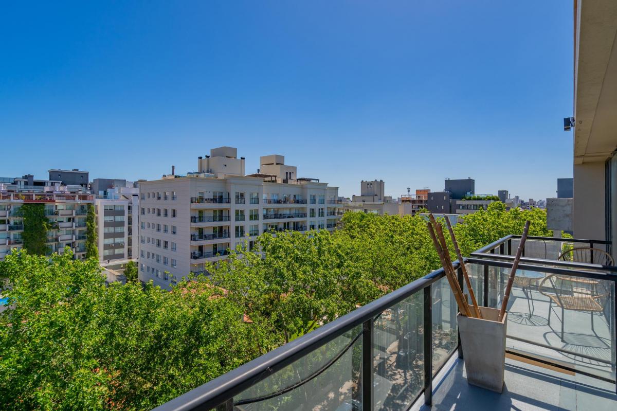 Venta Departamento 4 Ambientes Al Frente con Balcón y 3 Cocheras Zona Güemes 3