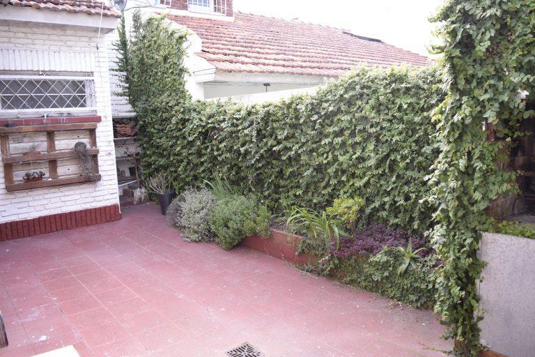 Venta Casa 5 Amb con Patio y Garage en Barrio Los Troncos Apto Crédito 4