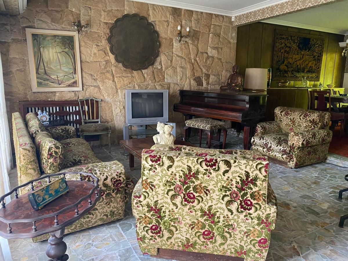 Latorre Prop. Vende Chalet de 5 Amb con Quincho y Parque 1