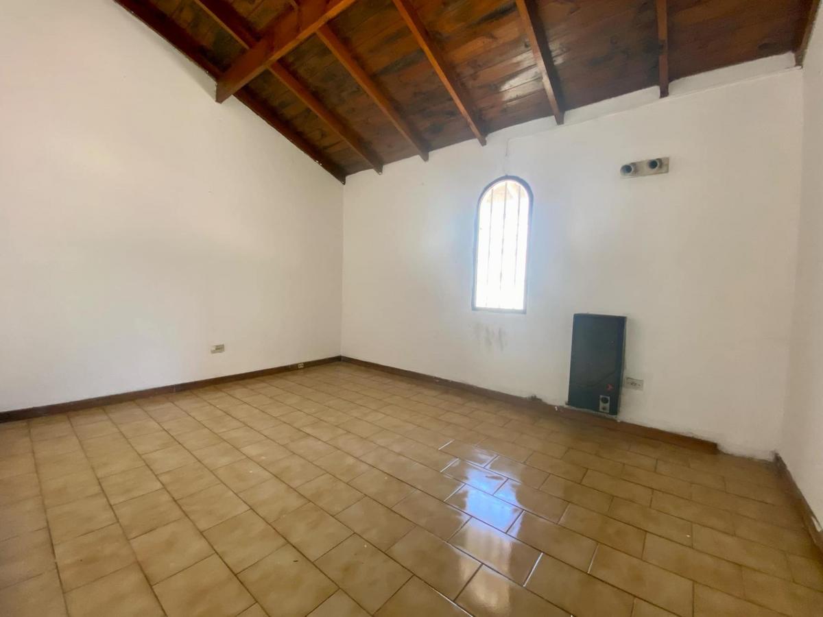 LATORRE PROP. VENDE CHALET 4 AMB + LOCAL COMERCIAL