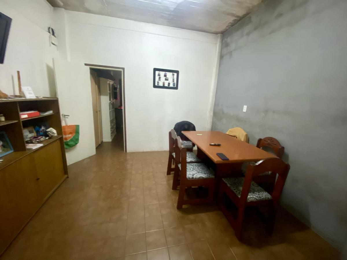 Foto de LATORRE PROP. VENDE CASA CON DEPOSITO Y TALLER, imagen 2