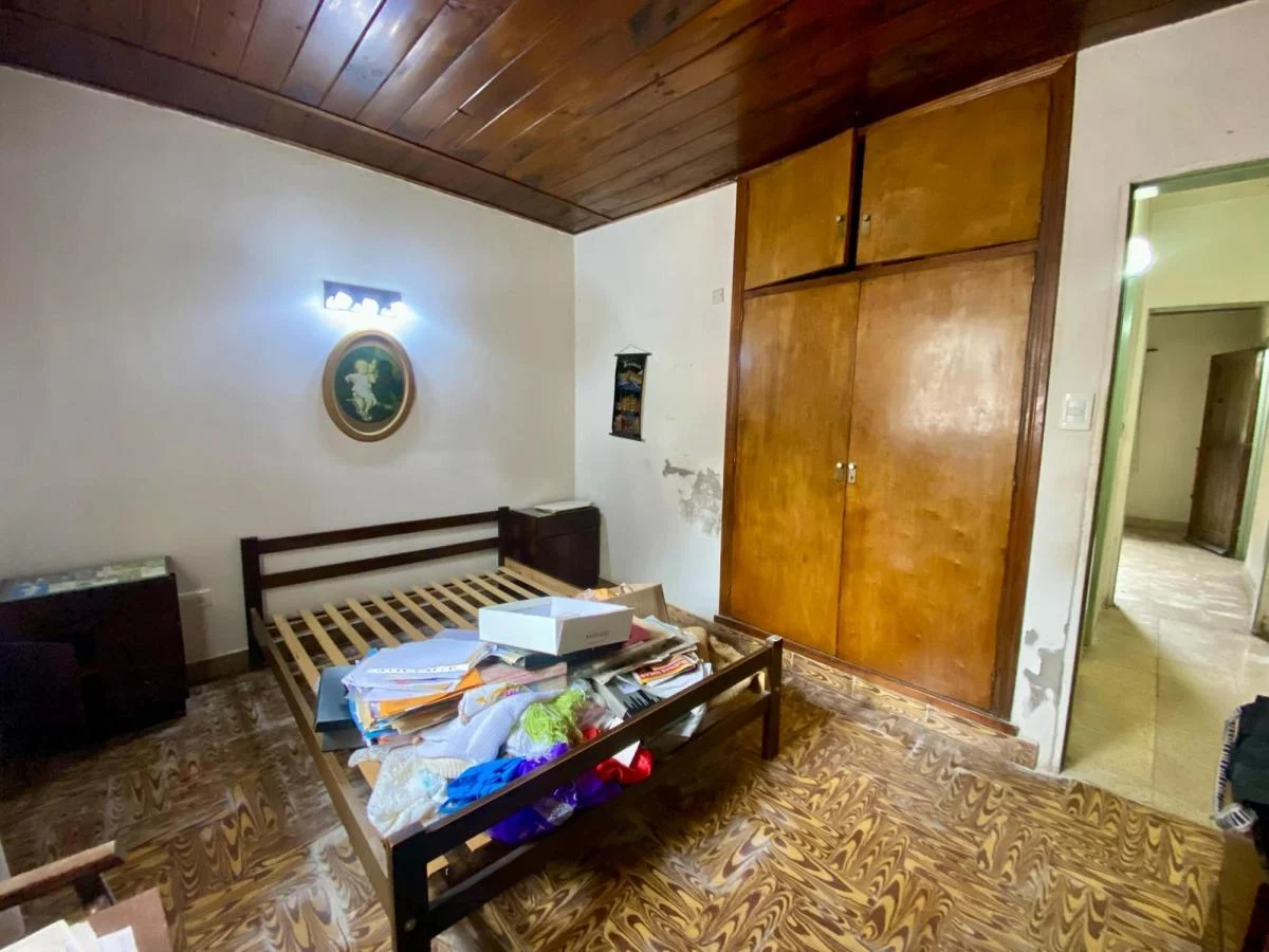 LATORRE PROP. VENDE CASA DE 4 AMB CON PARQUE